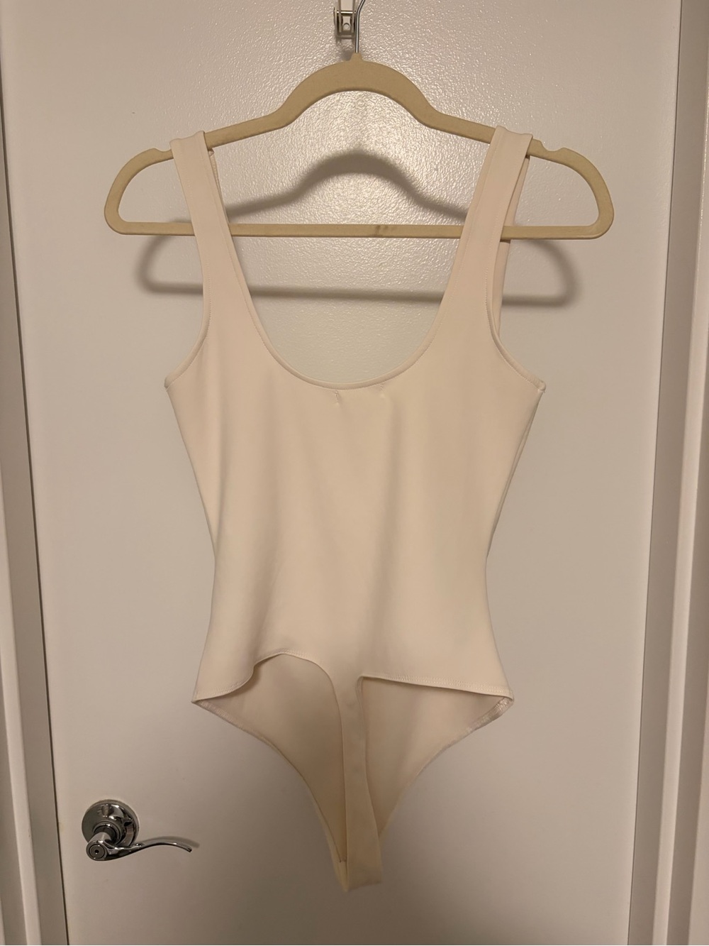 Good American Cream Scoop Neck Bodysuit - Picture 2 of 3